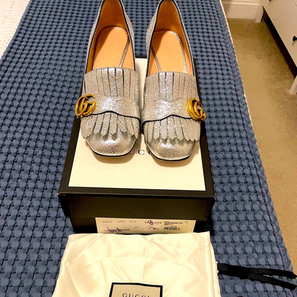 Authentic Gucci Marmont kiltie pump 37 1/2 Silver (Argento) Gently worn.